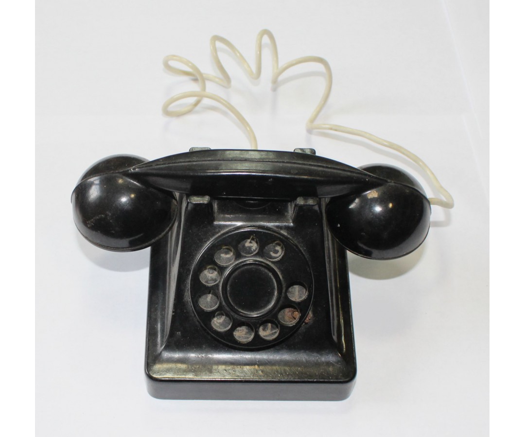 50 13 50 телефон. Игрушка СССР бакелит карболит. Телефонный аппарат игрушка. Телефонная трубка карболитовая. Домашний телефон 80-х.